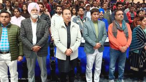 इस दौरान मुख्य मेहमान के तौर पर मानयोग डिप्टी कमिश्नर श्री शौकत अहमद परे जिनके साथ मानयोग पंजाब क्रिकेट एसोसिएशन के प्रधान श्री अमरजीत मेहता भी उपस्थित थे